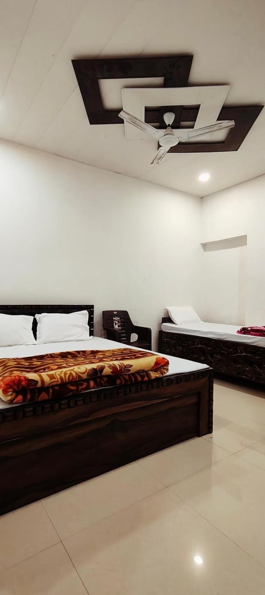 Madhuri Guest House Varanasi Ngoại thất bức ảnh