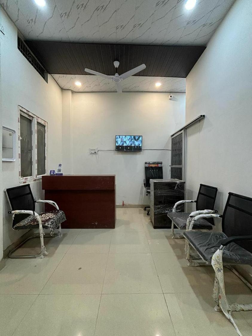Madhuri Guest House Varanasi Ngoại thất bức ảnh